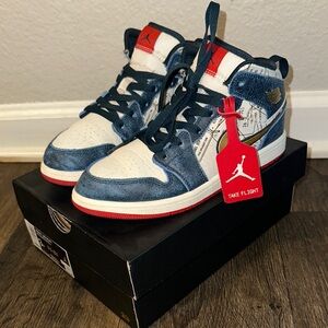 Boys Air Jordan 1 Mid SE GS 'Take Flight Gold Swoosh